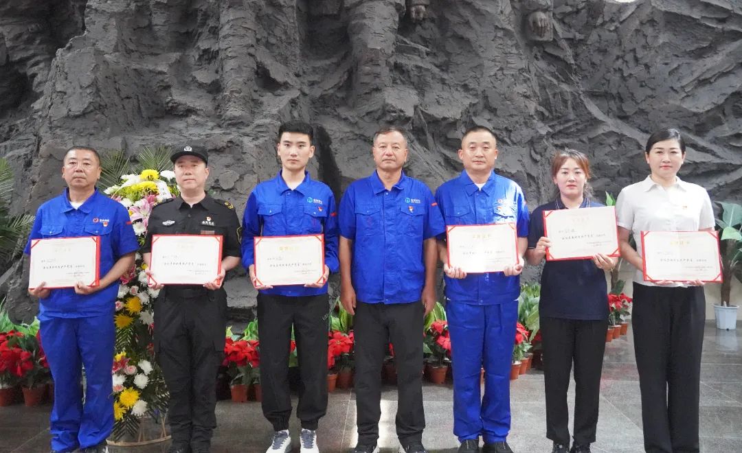 七 · 一丨致敬榜样的力量